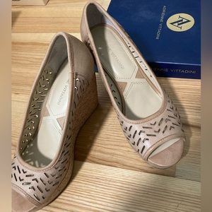 Adrienne Vittadini Nude Wedge, size 7.5